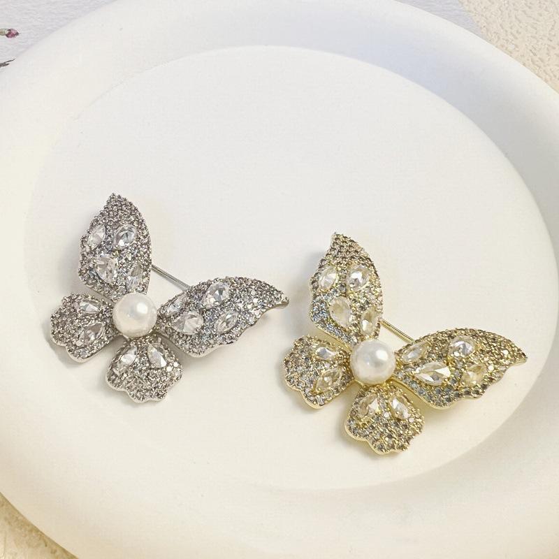 Elegant French Zircon Butterfly Brooch - Ultra-Sparkling & Versatile Fashion Pin