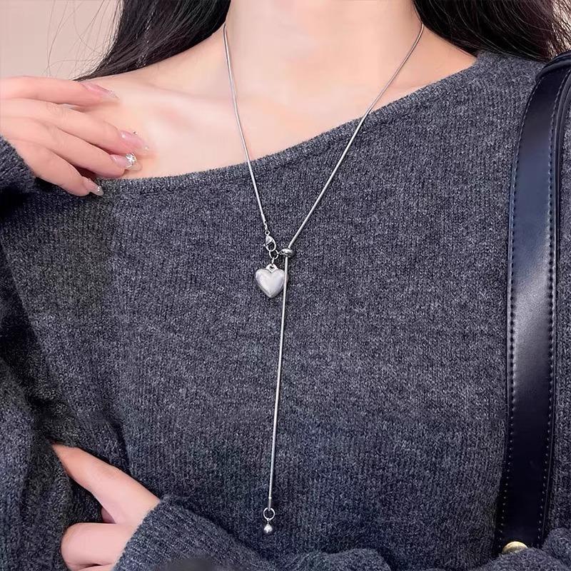 Trend of the times! Simple silver love pendant necklace women's light luxury long spring and summer temperament sweater chain