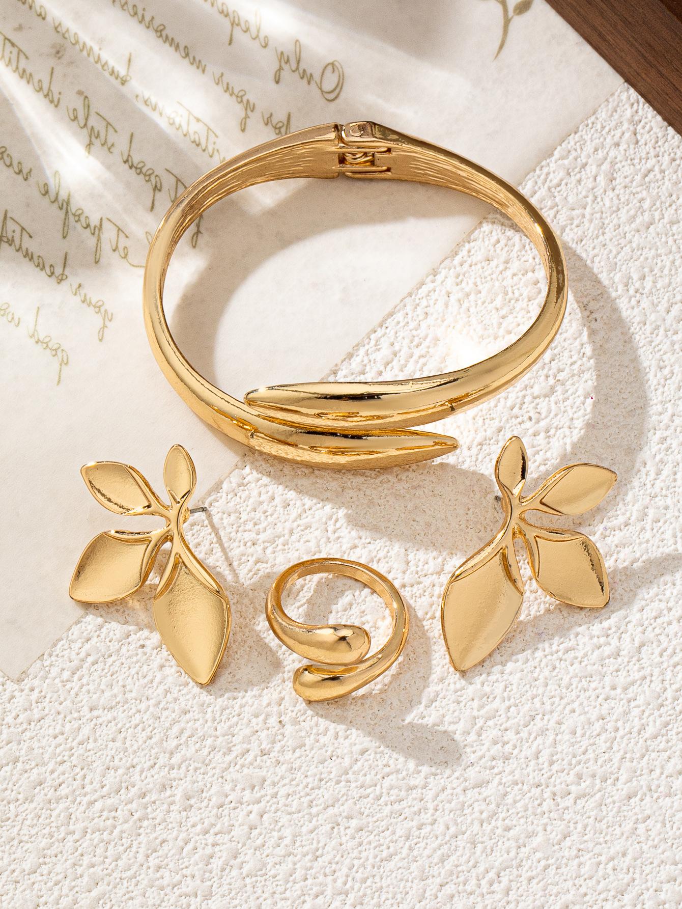 New self-developed smooth gold-plated stud earrings bracelet ring small