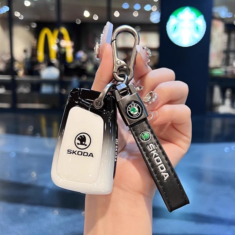 AAAJG1 Car Remote Key Case Cover Protector Holder Shell For For Skoda Octavia 3 Fabia A5 A7 Superb Karoq Kodiaq Keychain Accessories