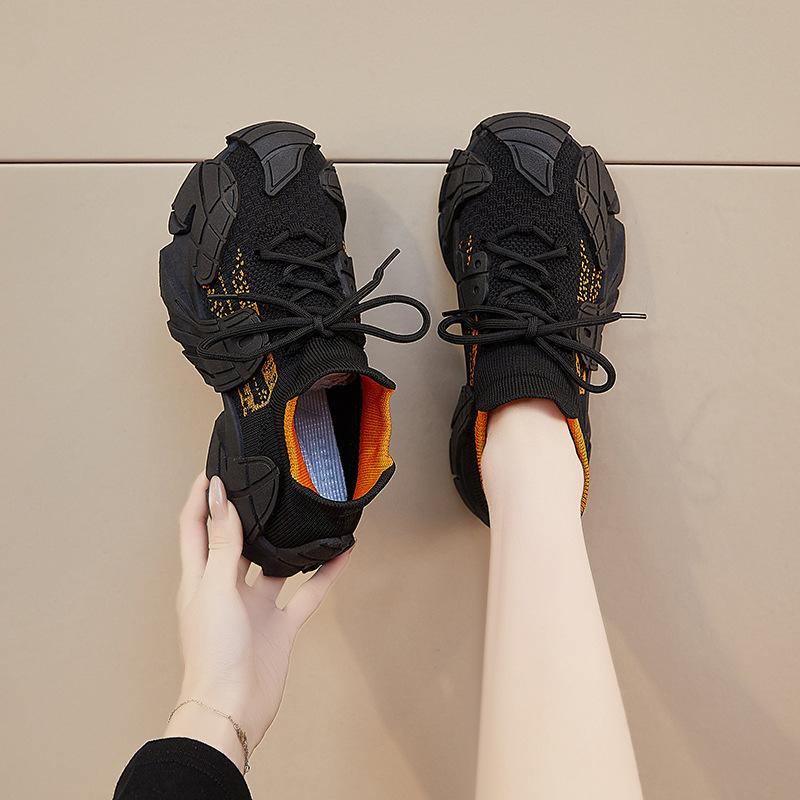 

Носки-туфли на мягкой подошве, нескользящие, женские, весна 2025, дышащие, на толстой подошве, из летучего трикотажа, спортивно-повседневные, кроссовки, низкие, тренд 40 is one size smaller чёрный