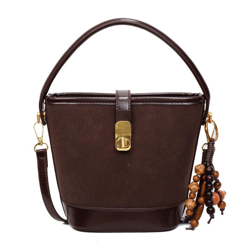 This year, the popular small bag women's bag 2025 new autumn and winter messenger bag premium matte retro portable bucket bag