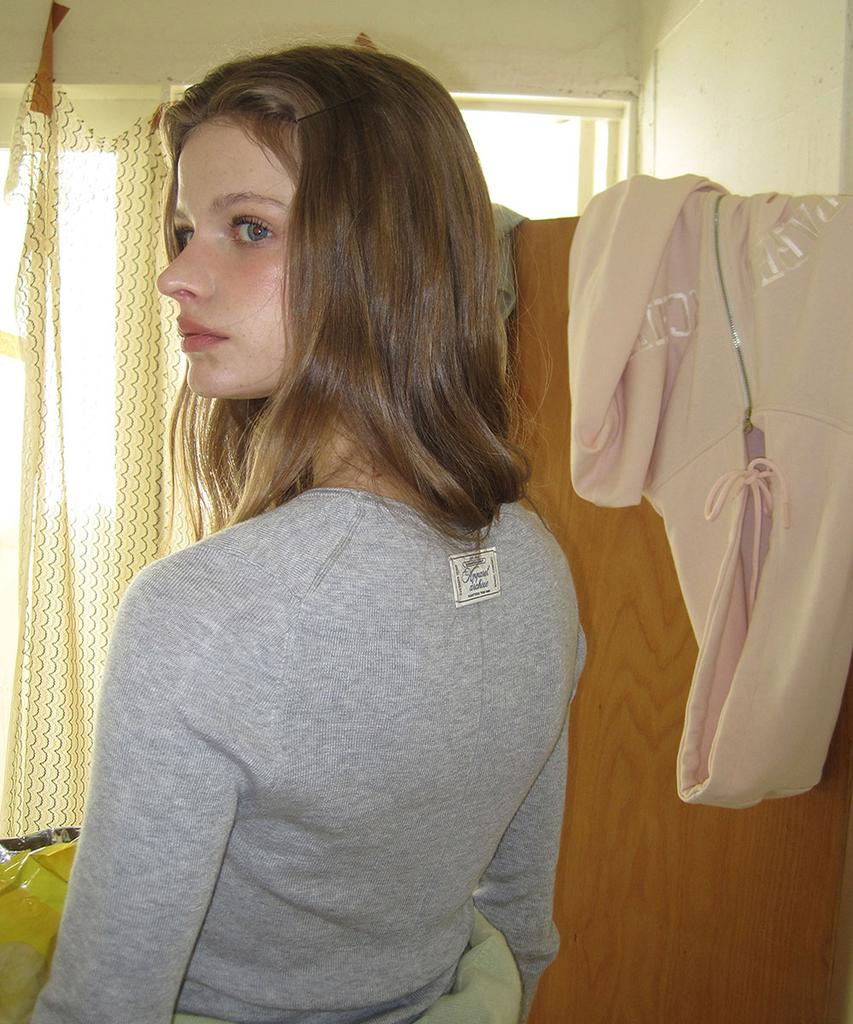 Eopaeleolakaibeu Deer Long Sleeve Knit - Gray