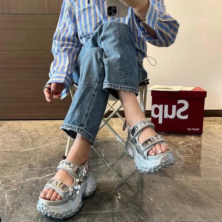 Sequined Beach Sandals Women's Summer Outer Wear New Year's New Rhinestone Thick-soled Muffin Durian Bottom Small Man Open Toe Cool
