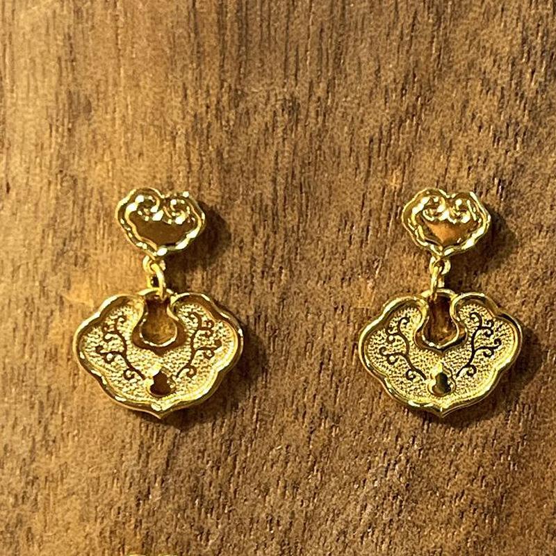 Hot Selling Ruyi Lock Earrings for Women 2026 New Super Heavy Industry Retro Palace Style Gourd Pattern Ear Care Earrings