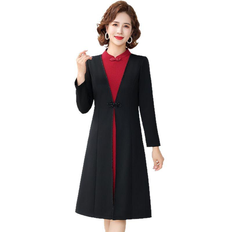 Mom's 2025 Spring Slimming Two-Piece Dress for Mid-Aged Women