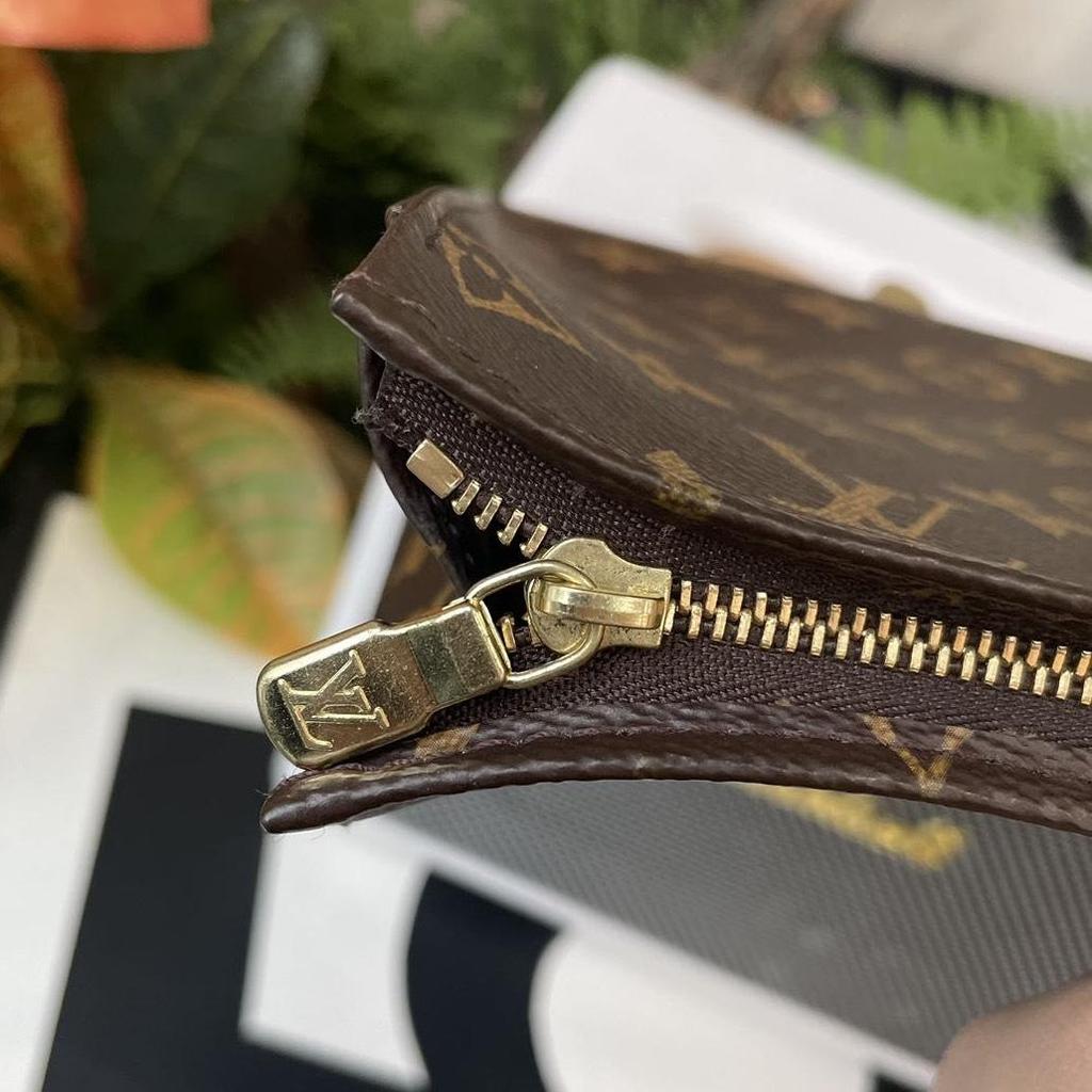 [Pre-Owned] Toiletry Pouch 26 Classic Monogram Canvas And Leather Wash Bag - Very Good #BJMPSP