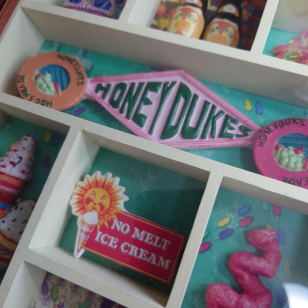 [USED] Harry Potter Honeydukes Miniature Collection with Box