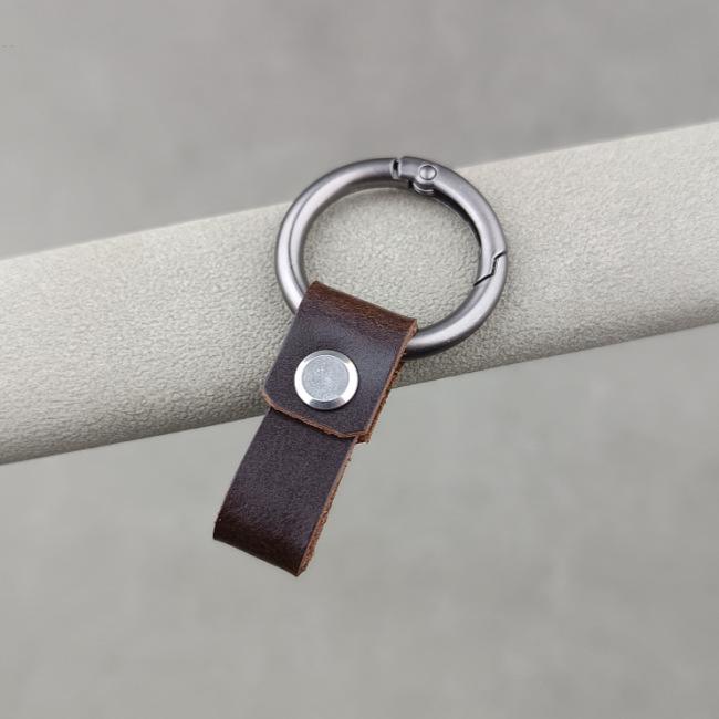 Men's Genuine Leather Car Keychain - Cowhide Creative Finger Ring Buckle with Leather Strap Pendant and Custom Spring Ring.