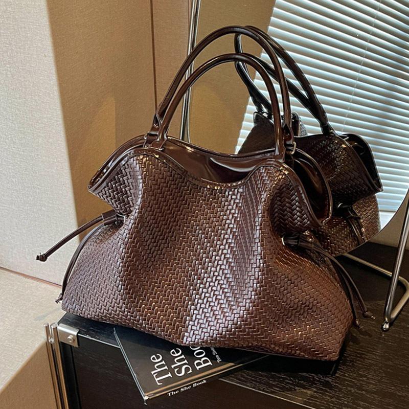 Korean Style Woven Texture Tote Bag: 2026 Fashion Versatile Shoulder Bag, Lazy Style, Large Capacity for Women.