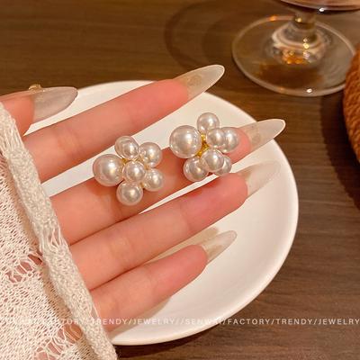 French Retro Flowering Pearl Earrings Women's Unique Niche New Stud Earrings Personalized Earrings