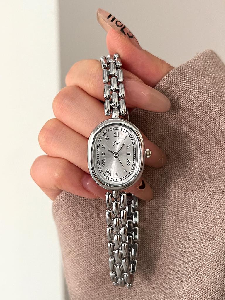 Ladies' Watches are simple niche high Aesthetic Artistic Versatile Oval Shaped Female Fashionable Quartz Clock Wristwatches