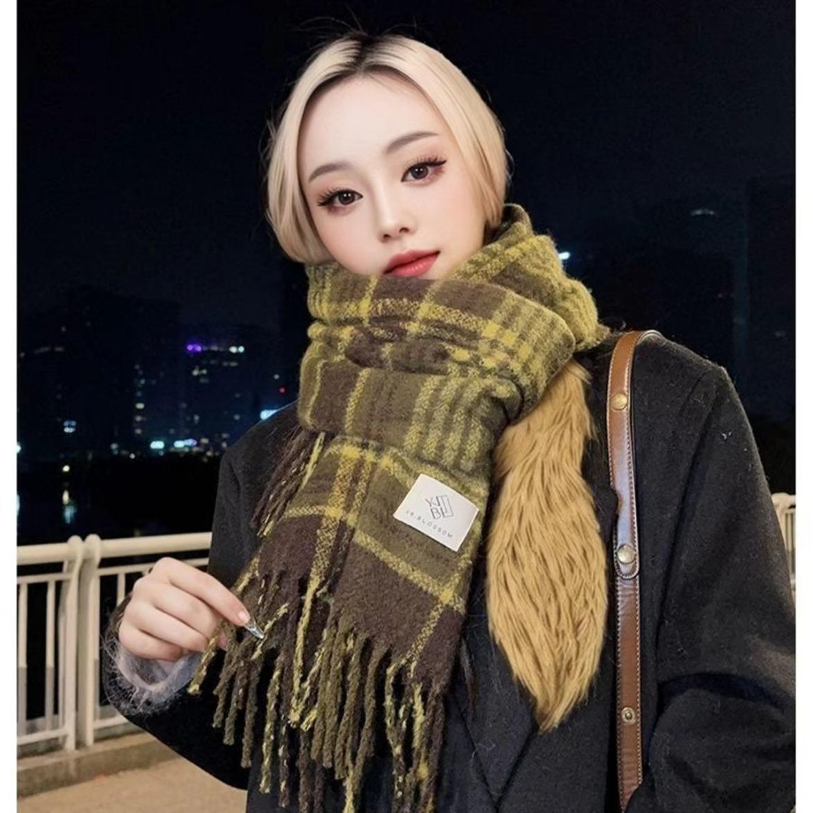 

Tonglu retro plaid scarf female autumn and winter sense student versatile thickened warm imitation cashmere scarf 48*210