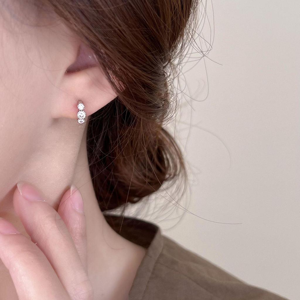 Silver Micro-Paved Three-Zirconia Ear Hoops: Elegant & Comfortable Japanese-Style Earrings