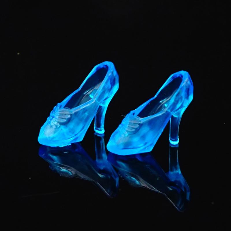 Kampanjesko høyhælte sko Barbie-sko Dukkesko Leketilbehør 1 par gjennomsiktig krystall barbie-dukke Par krystallsko