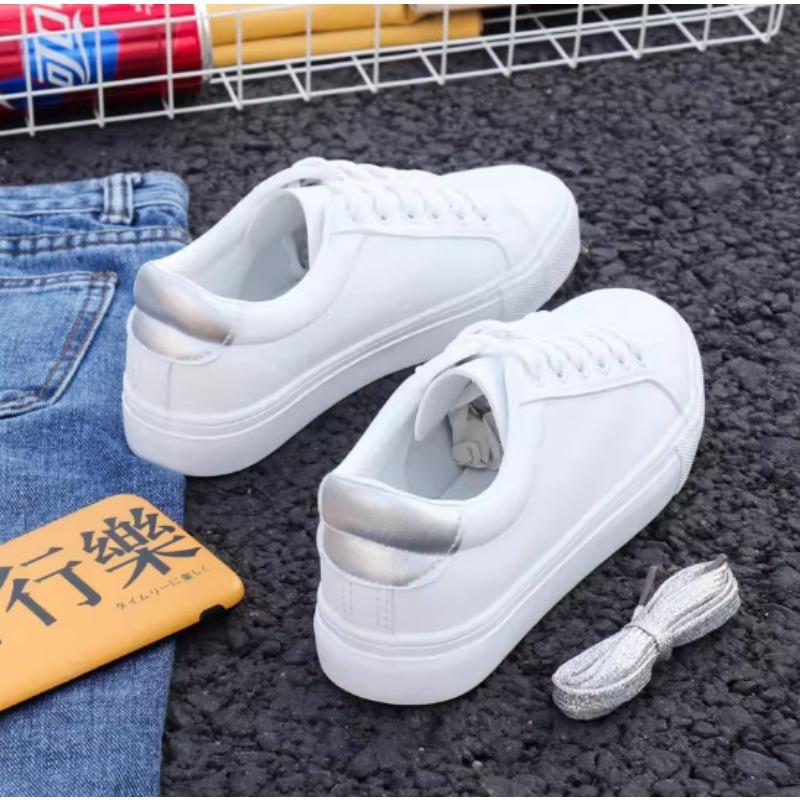 

Autumn leather white shoes women s new breathable flat versatile casual sports board shoes 40 срібний