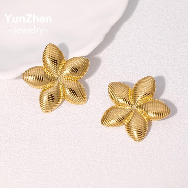 Hypoallergenic Vintage Waterproof Minimalist INS Retro Temperament Earrings Geometric Flowers Simple and Advanced Sense Does