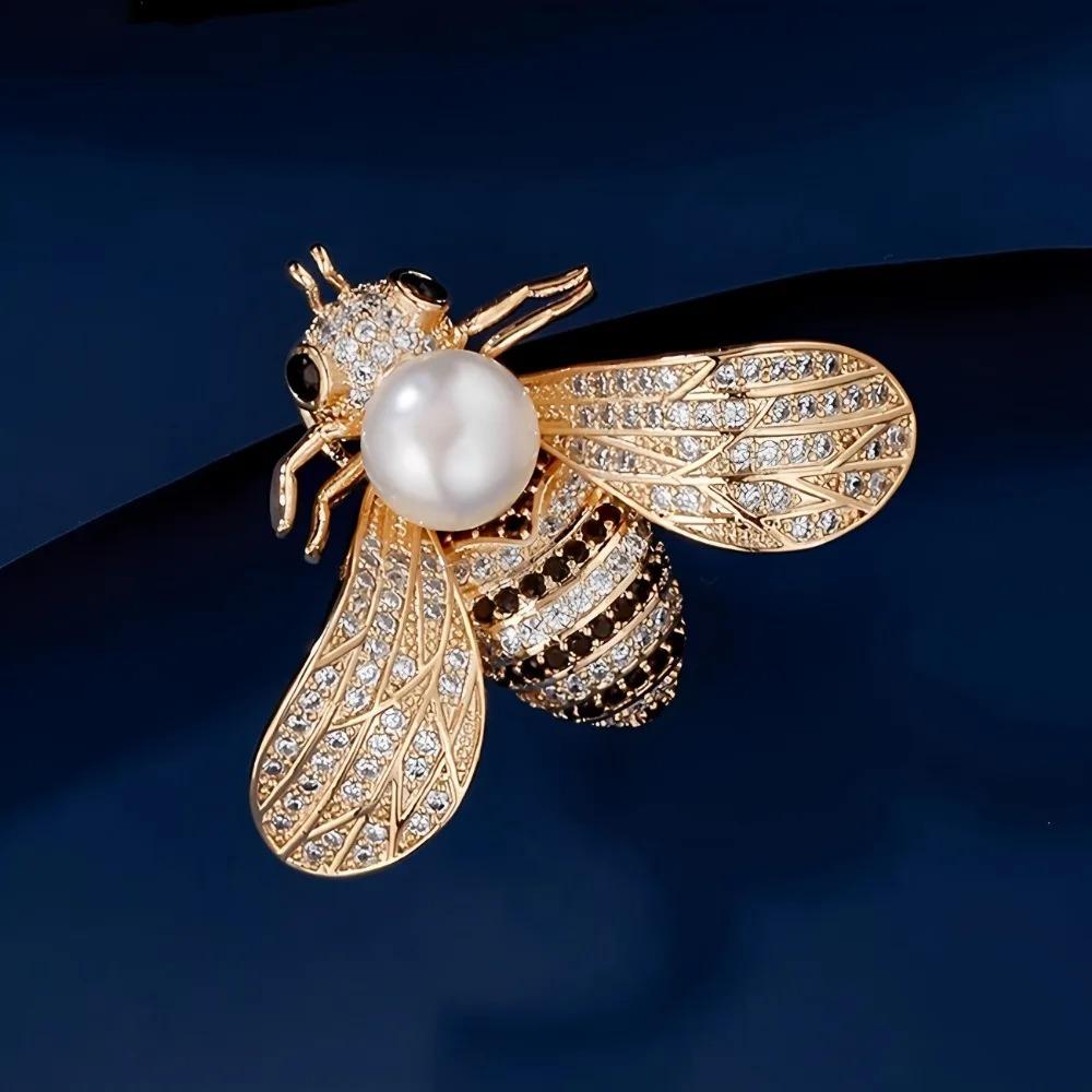 Bee Brooch for Women Delicate Little Bee Insect Collar Pin Clothes Scarf Clip Badge Jewelry
