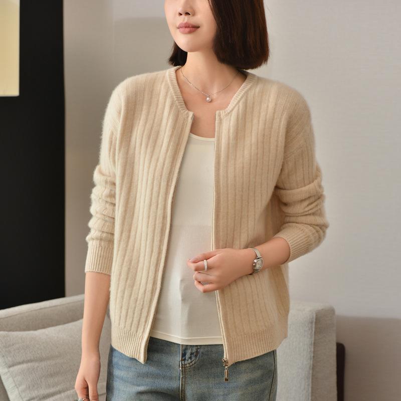 2025 Women's Thickened Wool Cardigan: Round Neck, Slimming, Warm Knit Sweater for Spring/Autumn