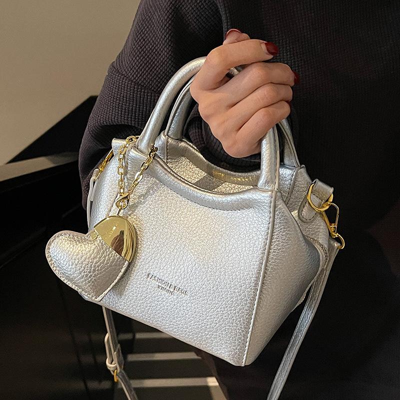 Fashion and Popular Korean Simple Style Texture Portable Small Square Bag Women's Leisure Commuting Versatile Solid Color Shoulder Messenger Bag