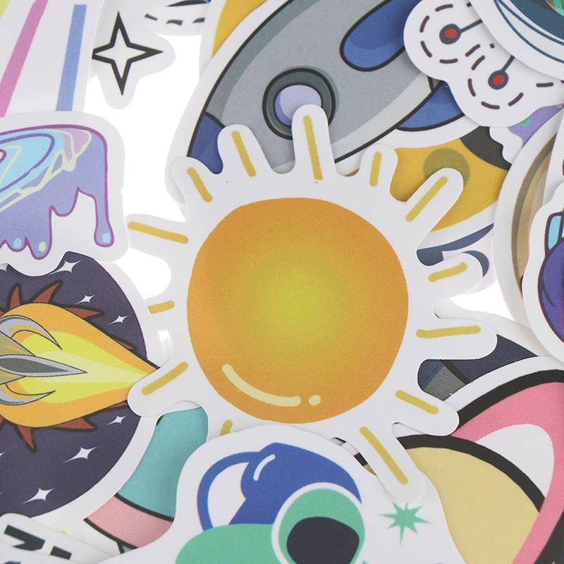 50 szt. Kreskówkowe naklejki z planetami kosmicznymi na laptopa, bagaż, gitarę, deskorolkę