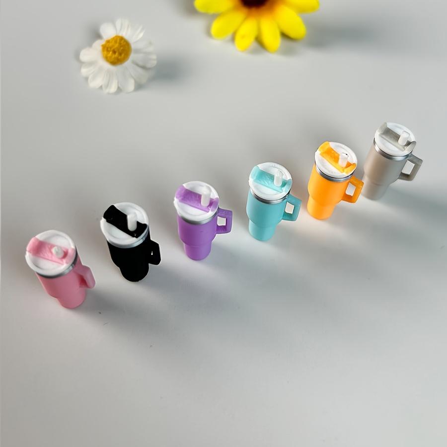 3Pcs Miniature Water Cup with Lid Realistic Handheld Cup for Dollhouse Playhouse and Miniature Scene Photography Props Ornament