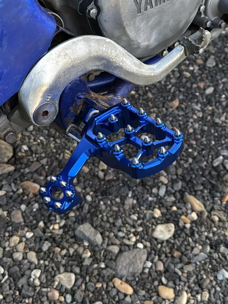 CNC Wider Footpeg For Yamaha YZ WR 125 250 250F 426F 450F YZ125X YZ250X Footrest Rearset Foot Pedal YZ125F YZ250F YZ450F WR250