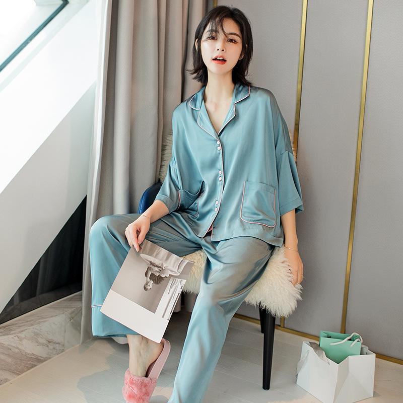 

Простая женская тонкая домашняя одежда с рукавом три четверти из искусственного шелка. Extra Large