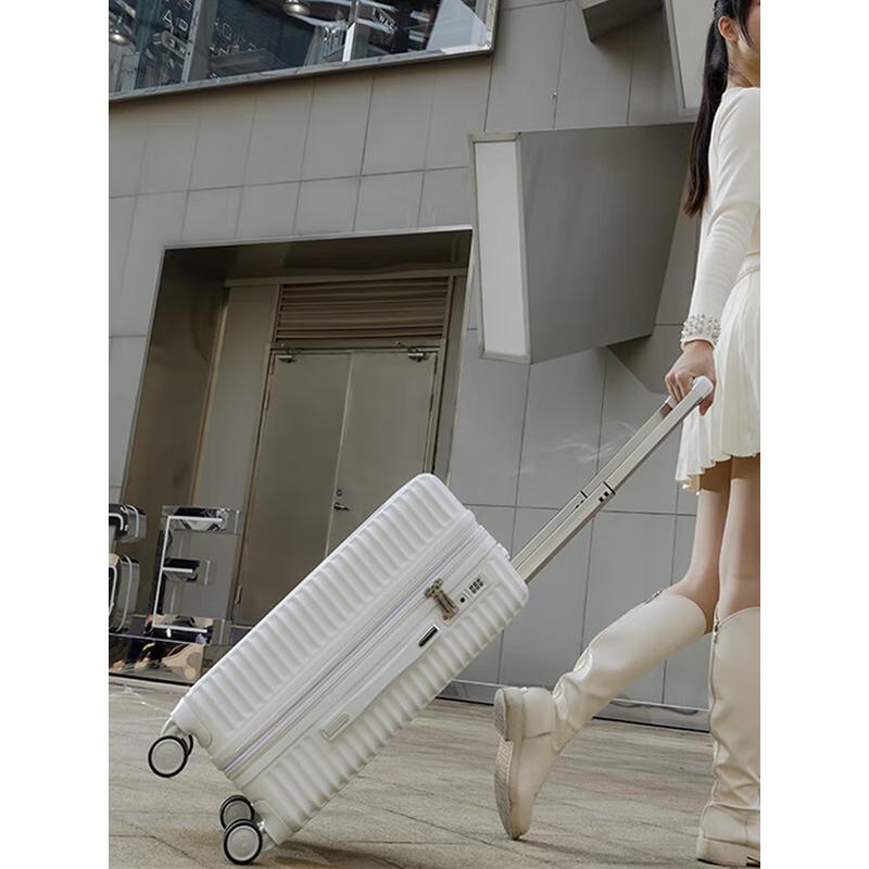 

Diplomat 20-inch Carry-on Luggage