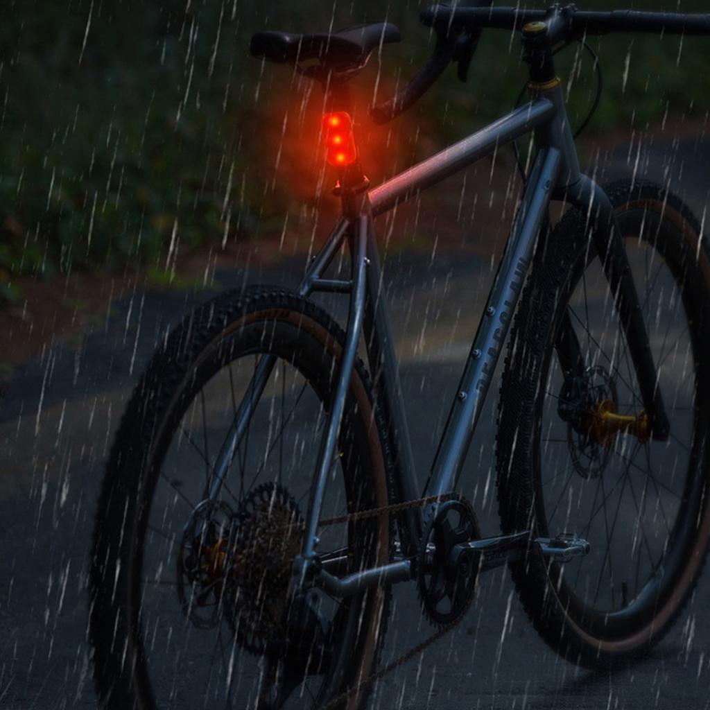 Road Bike Tail Light Waterproofs Bicycles Back Light Safety Taillight Brake Sensing Bike Rear Light Helmet Bag Taillight