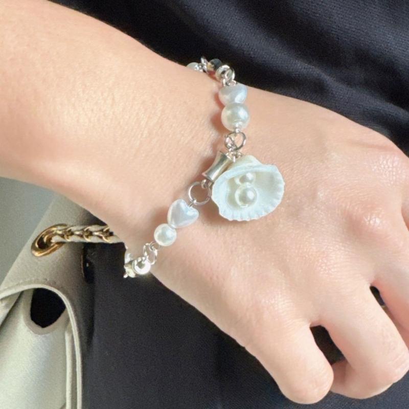 New Bracelet Women's Lucky Clovers Four-Leaf Flower Crystal Bracelet Shell Pearl Bead Hand Chain Jewelry Bangles Gift