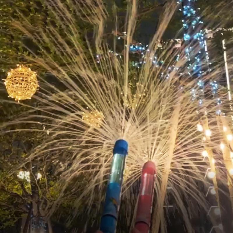 Fireworks Splashing Spray Water Guns For Atmosphere Pography Portable Water Squirter Pull-Out Outdoor Water Shooters Game Toy