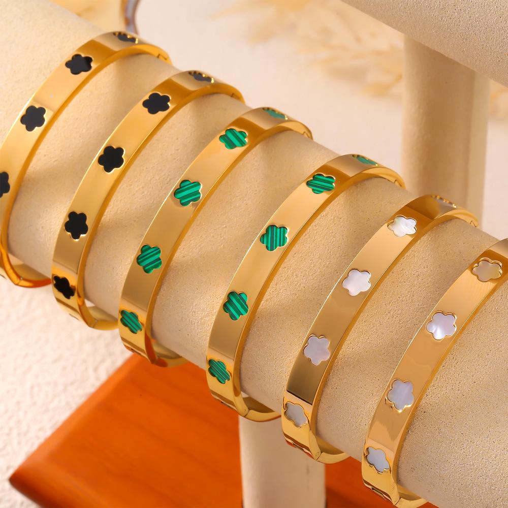 

New Korean Version Flower Jewelry Acrylic Titanium Steel Gold-plated Bracelet Fashionable and Simple White Sea Shell Bracelet Women s