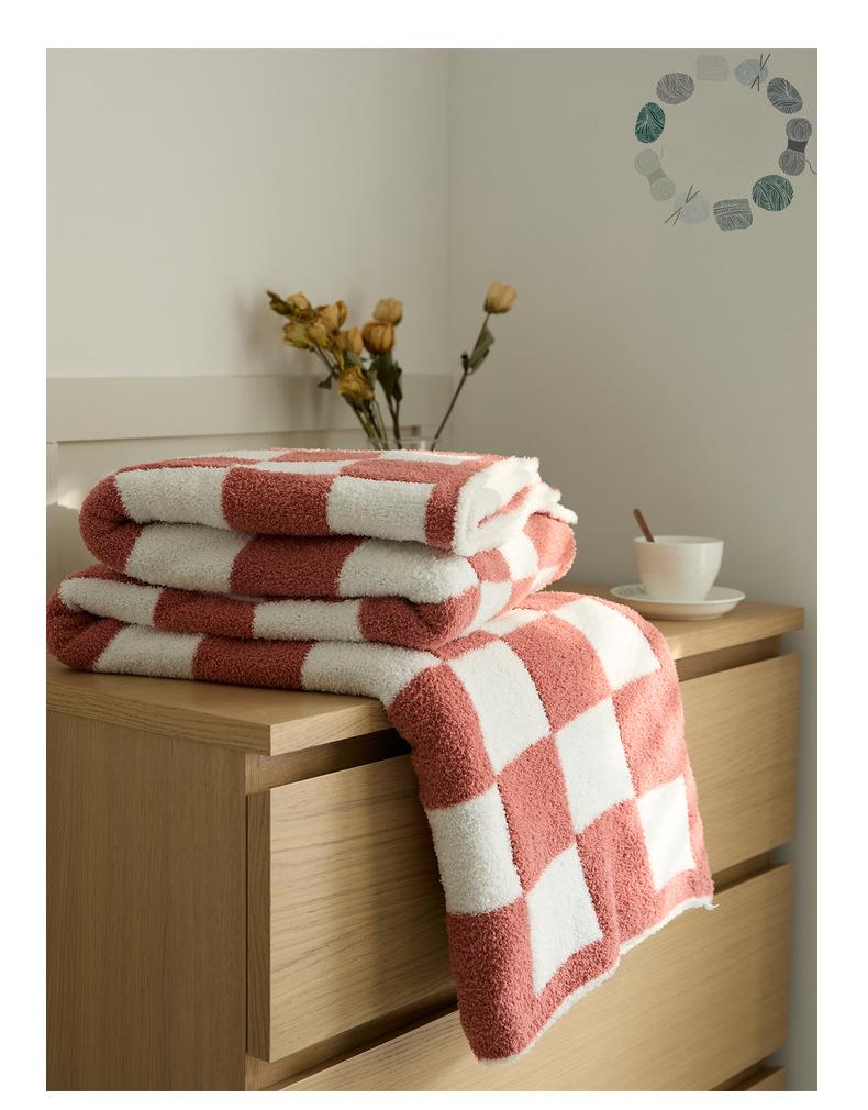 Retro Large Checkered Velvet Knitted Throw Blanket