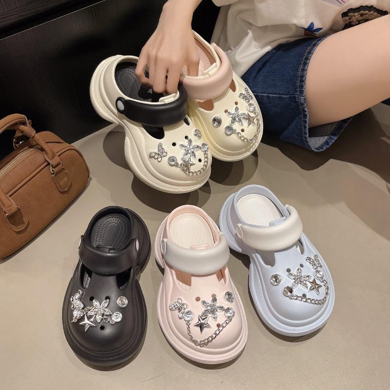 Baotou sandals for women to wear outside in summer, muffin soles, hole shoes, non-slip and breathable, big head, high heel, and small women's shoes.