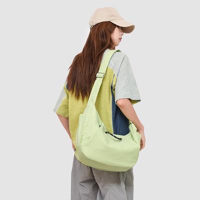 Lightweight Dumpling Bag Men's and Women's New Casual Versatile Work Commuter Messenger Bag Travel Shoulder Bag