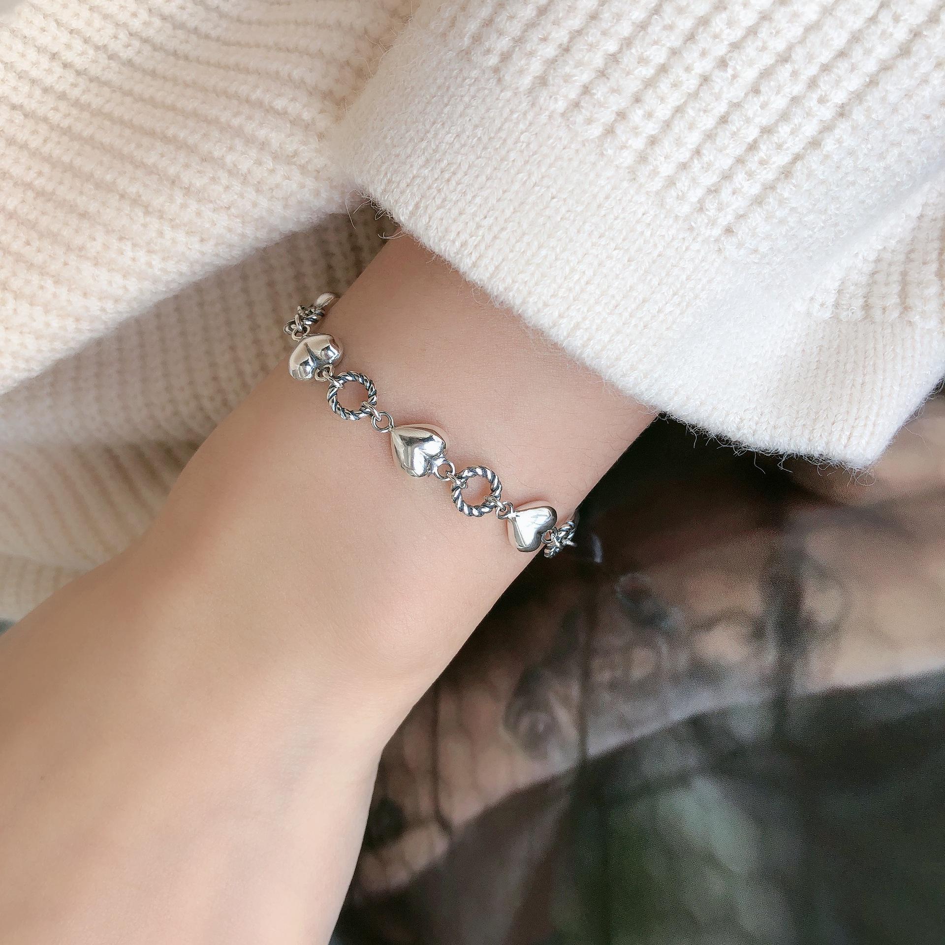 Bang Bang Retro Heart Bracelet: Women s Cool Fashion Peach Heart Hand Ring - Hip Hop Style.