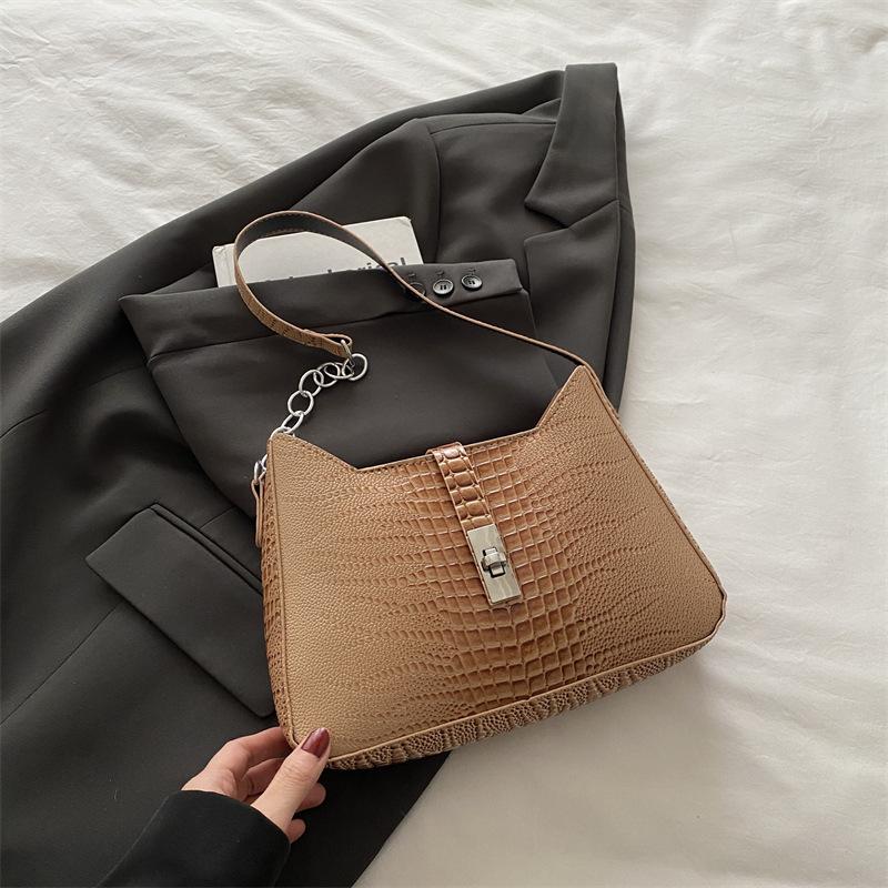 

2025 fashionable and popular buckle commuter simple tote bag niche design underarm bag foreign style large capacity shoulder bag хаки