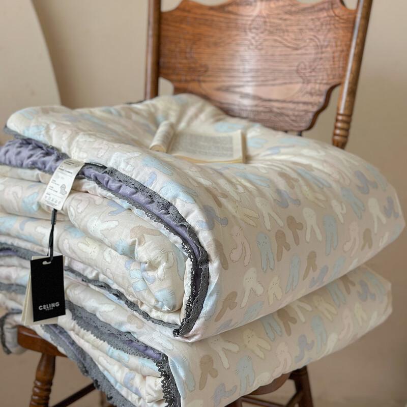 mling Comfort Dot Velvet Quilt