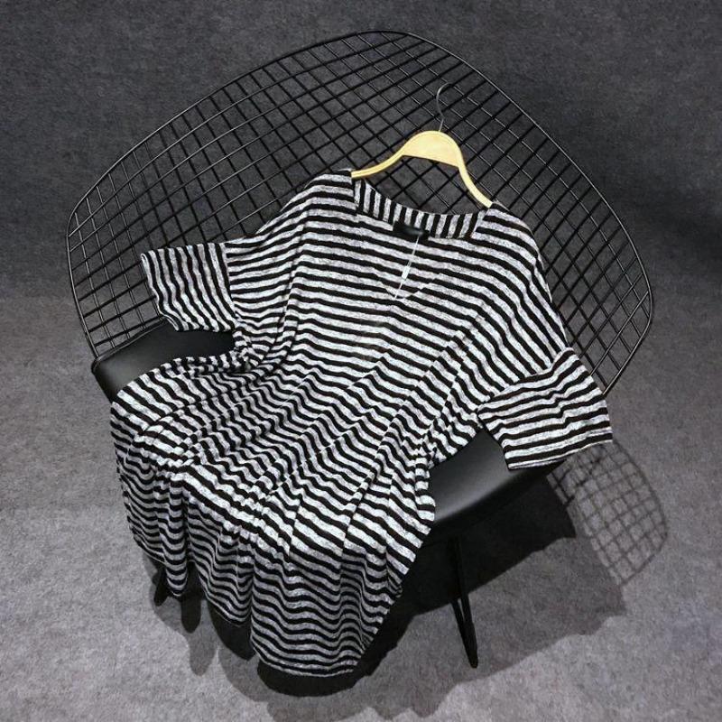 T-shirt Women Plus Size Striped T-Shirt Fit V-Neck Casual Large Size Loose Pullover Short-sleeved Tops