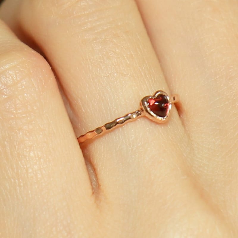 UNI.J Heart Garnet Rose Gold Ring Ir260