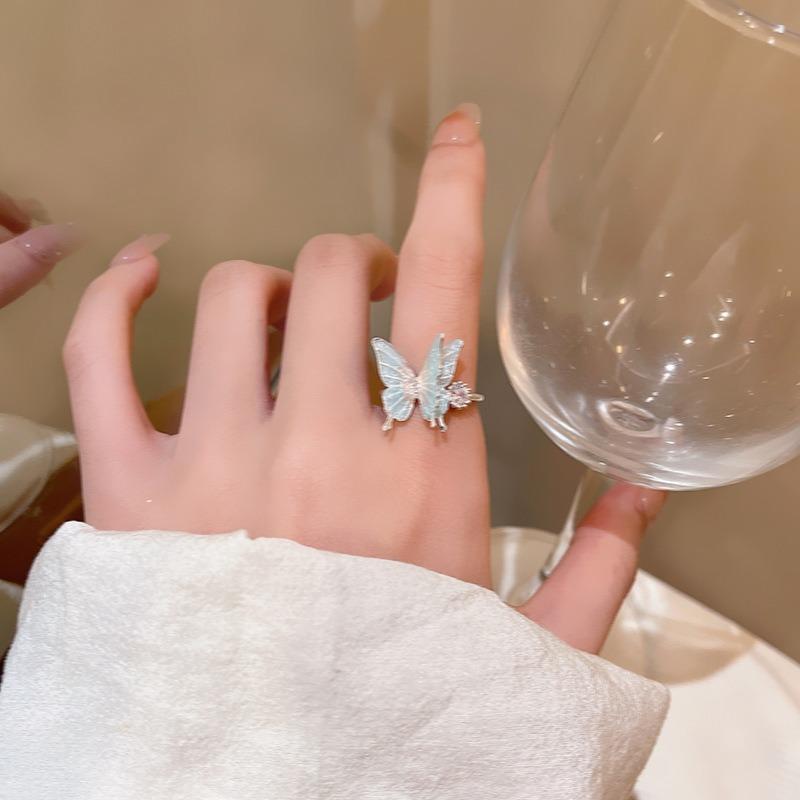 Open-ring Women's High-end Luxury Finger Ring with Unique Design for Small-scale Hand Accessories.