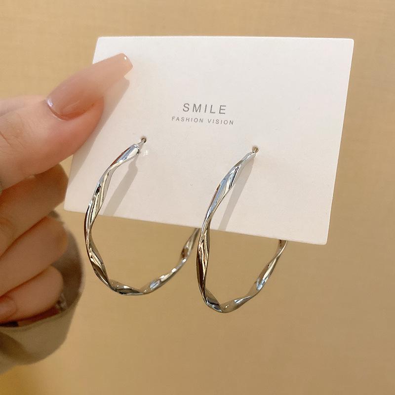 

Геометрические серьги-кольца из серебра 925 пробы - Элегантный, универсальный модный дизайн для женщин