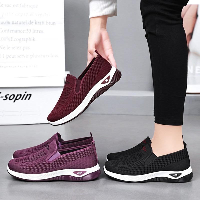 Shoes women's spring and autumn new old Beijing cloth shoes women's shoes middle-aged mother shoes one-pedal flat shoes
