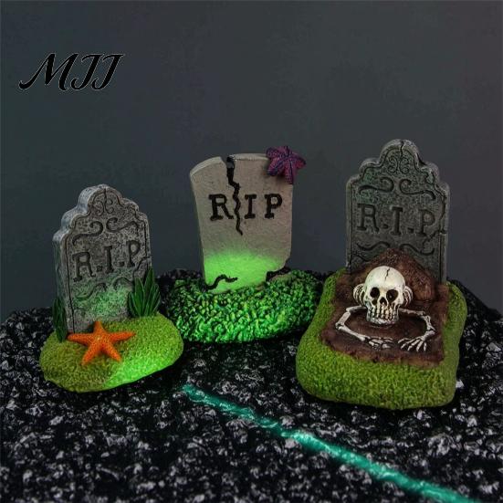 Halloween Graveyard Signs Tombstones Yard Signs, Realistic Outdoor Bonsai Scene Layout Lawn Decorations for Horror Party Garden Cracked Skull Decor
