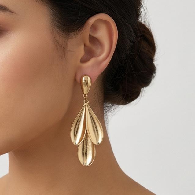 European & American Stylish Irregular Flower Stud Earrings for Women's Elegant Personality