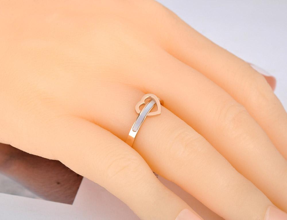 JeeMango Titanium Stainless Steel White Shell Love Heart Rings Jewelry For Women Girls Simple Romantic Engagement Ring JR20006