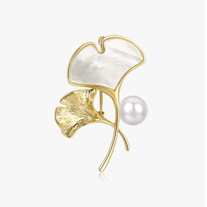 Fashionable and Niche Ginkgo Leaf Brooch, High-end Feminine Pearl Brooch, Anti-exposure Clasp
