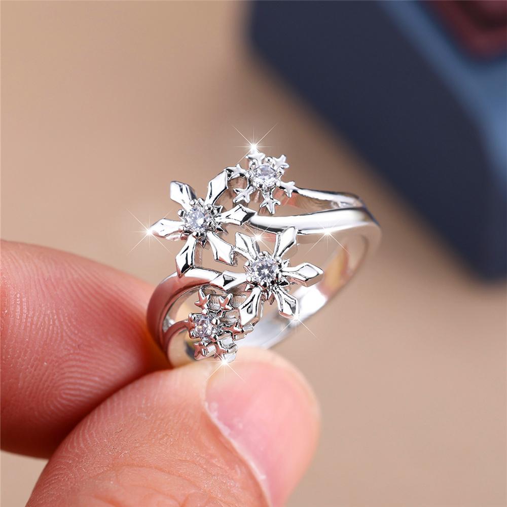 Cute Female White Zircon Stone Snowflake Finger Ring Vintage CopperColor Wedding Band Bridal Jewelry For Women