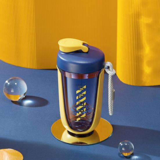 

Практичная бутылка-шейкер на 550 мл, не содержащая BPA, силиконовая ручка, легкая бутылка для чистой воды, ежедневное использование жёлтый